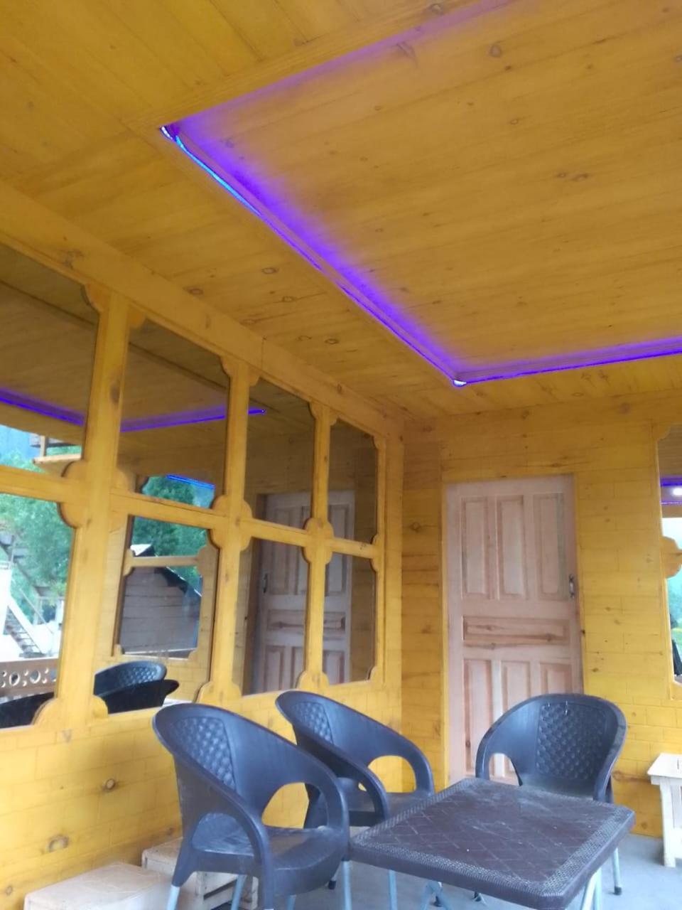 Riverbank Hotel Taobut Neelum Valley Azad Kashmir Taobat Eksteriør bilde